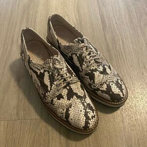 Shellys London Womens Ivory Animal Print Lace Up Athletic Sneaker Shoes Size 6.5